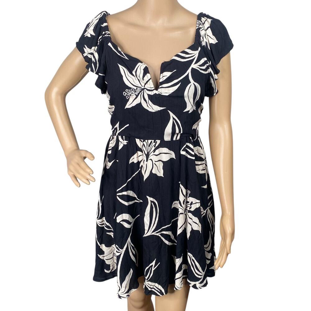 NWT Angie Tropical Floral Dress XS Black White Rayon Flutter Sleeve Coconut Girl